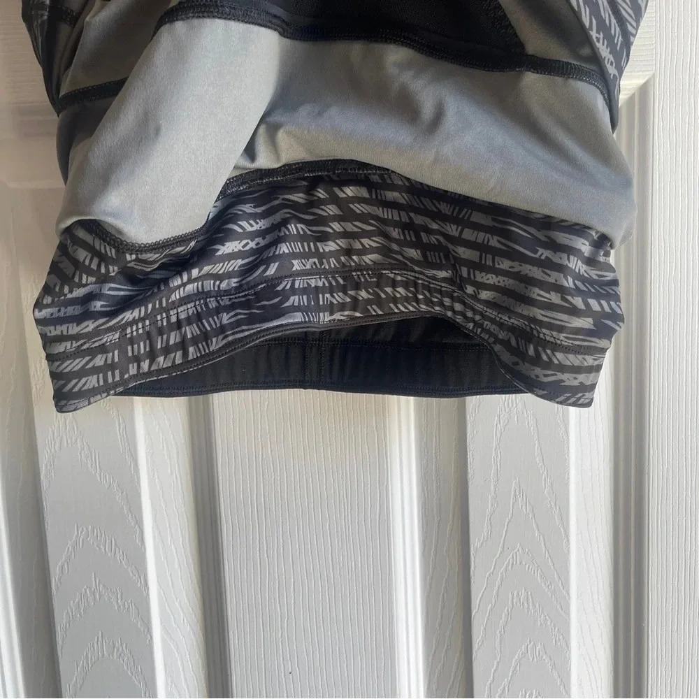 LULULEMON Running In The City Tank High Neck Stripe Play Slate Black Women's 6 - Picture 9 of 14